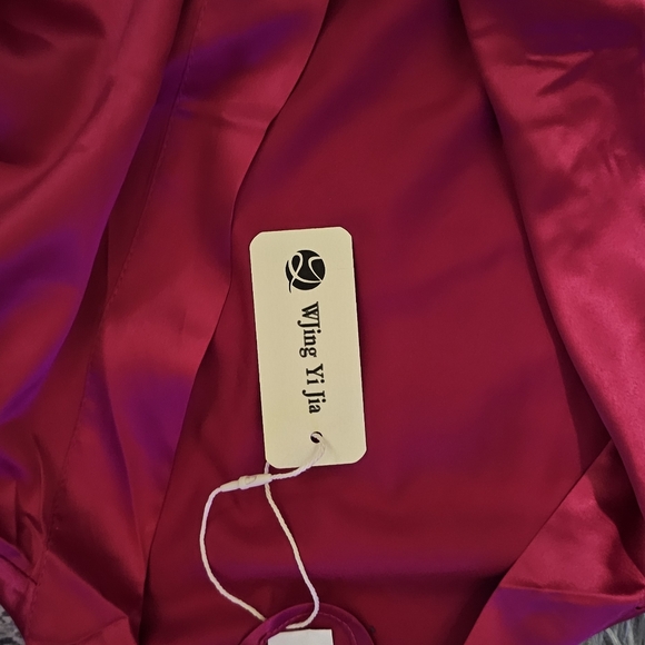 Satin Robe - Picture 5 of 7